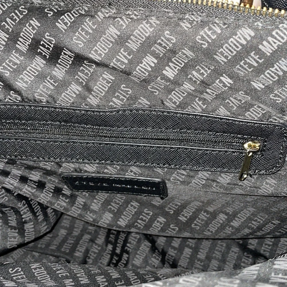 STEVE Madden Black and Gold Bag‎